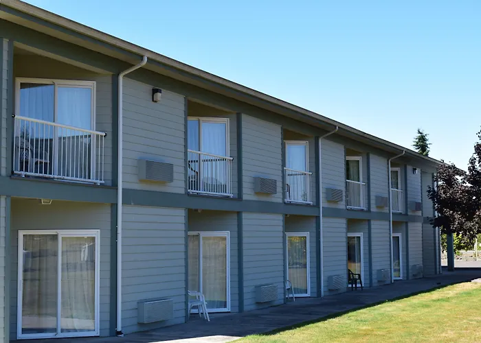 Dew Drop Inn Forks