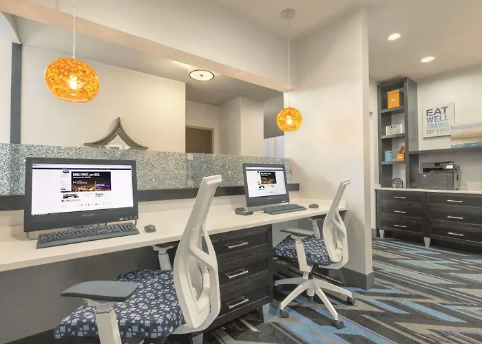 Hampton Inn & Suites Herndon-Reston