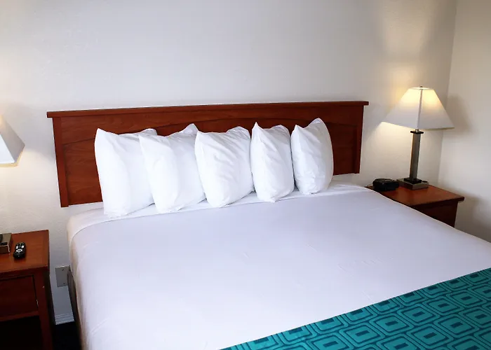 Howard Johnson Suites By Wyndham San Diego Chula Vista Bayfront