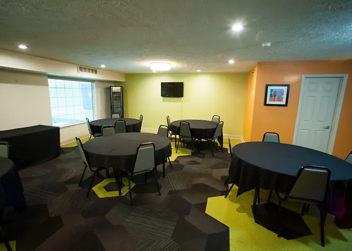 Northfield Inn Suites And Conference Center