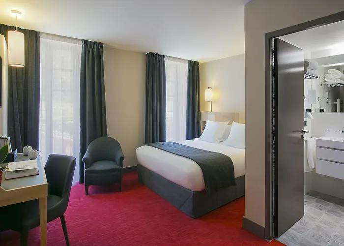 Lizzie Hotel