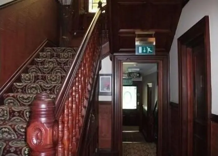 Lauriston Hotel