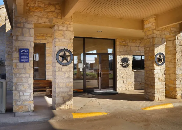 Days Inn & Suites By Wyndham Llano