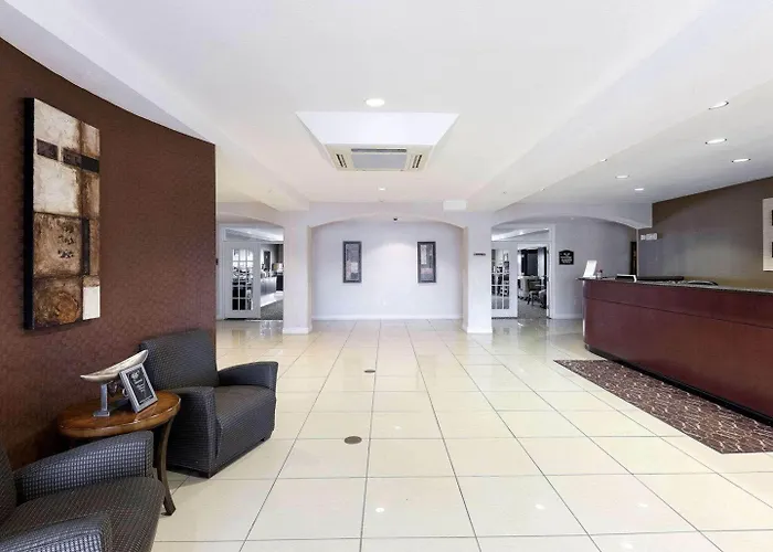 Comfort Suites University