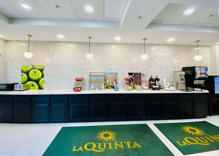 La Quinta By Wyndham Mt. Laurel - Philadelphia