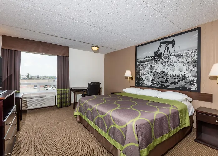 Super 8 By Wyndham Edson