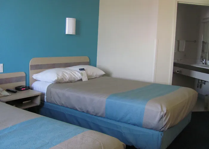 Days Inn By Wyndham Stony Plain