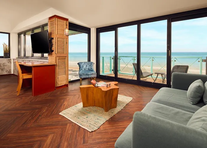Beachhouse Hotel