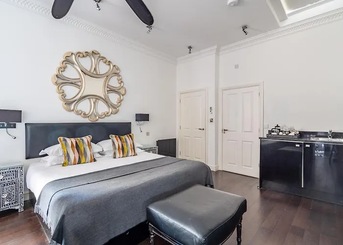 Strozzi Palace Suites By Mansley