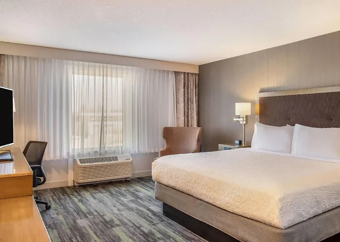 Ramada By Wyndham St Paul Ab