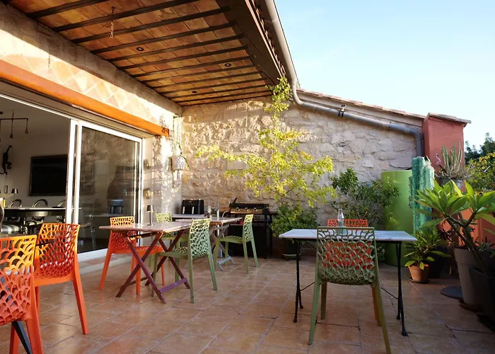 VILLA ARTEMIA Maison vigneronne - chambre d hôtes-B&B-piscine et spa Sigean