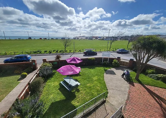 Beach Hotel Torbay B&B