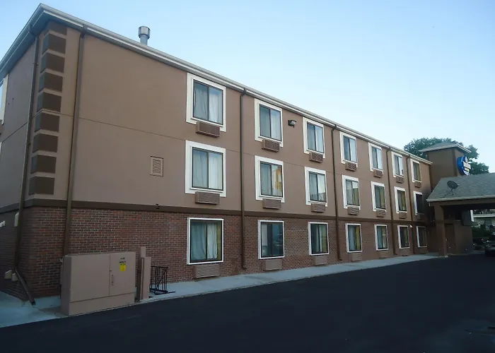 Townhouse Extended Stay Hotel Downtown