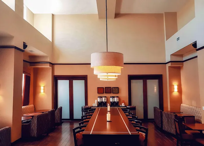 Hampton Inn & Suites By Hilton Edmonton International Airport