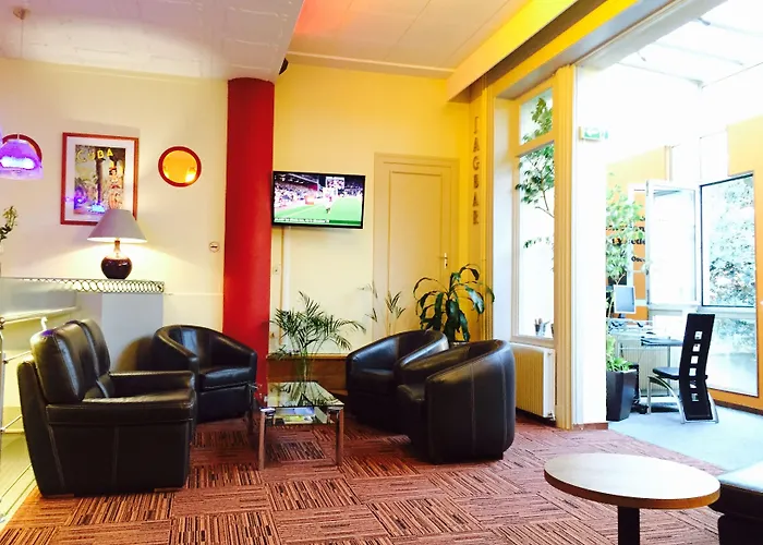 Logis Hotel Du Midi - Saint Etienne Sud