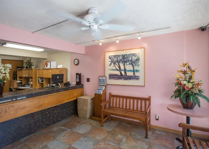 Kuhio Banyan Hotel