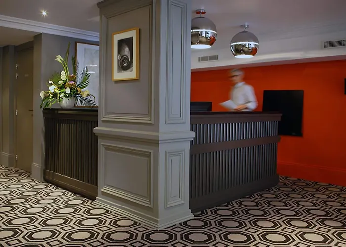 Hotel le Cinq Hyper - Centre Chambéry