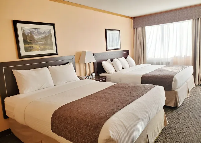 Travelodge By Wyndham Golden Sportsman Lodge