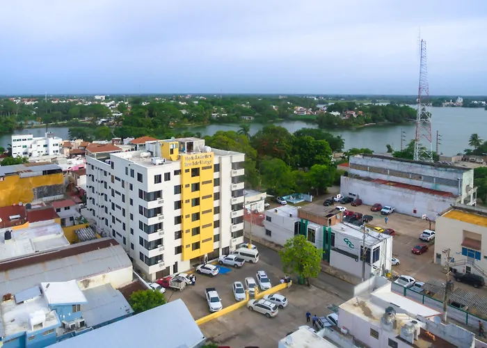 Hotel & Suites Real Del Lago