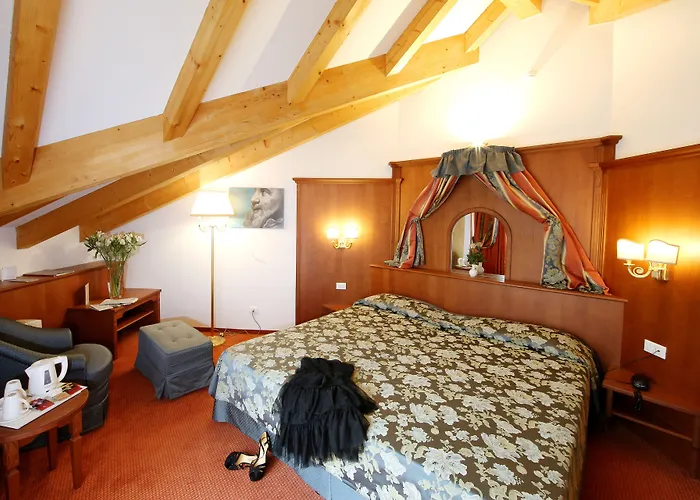 Sartori'S Hotel