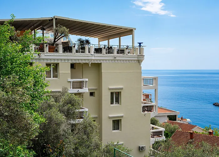Hotel Adrovic
