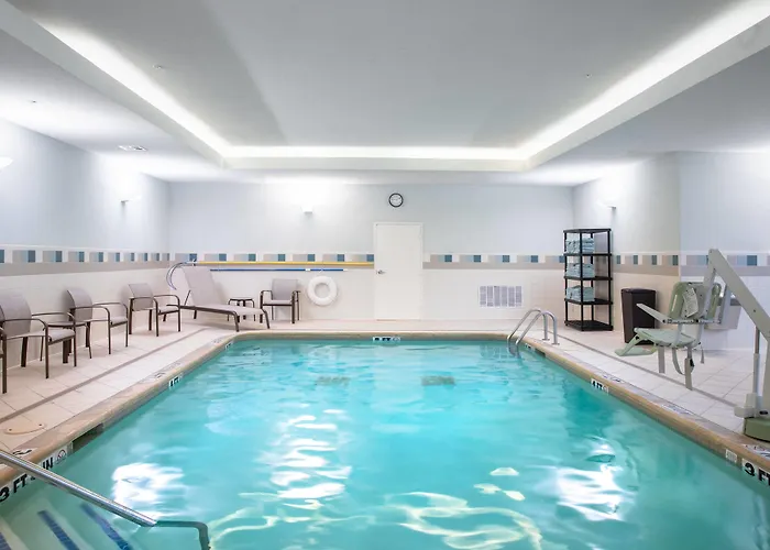Courtyard By Marriott Denton
