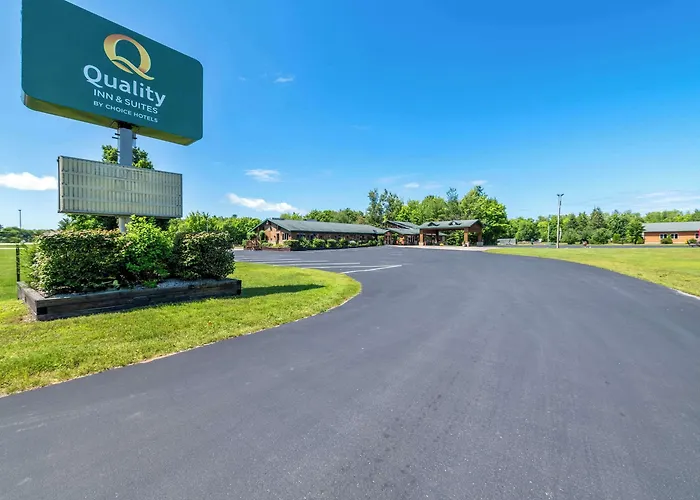 Quality Inn & Suites Munising