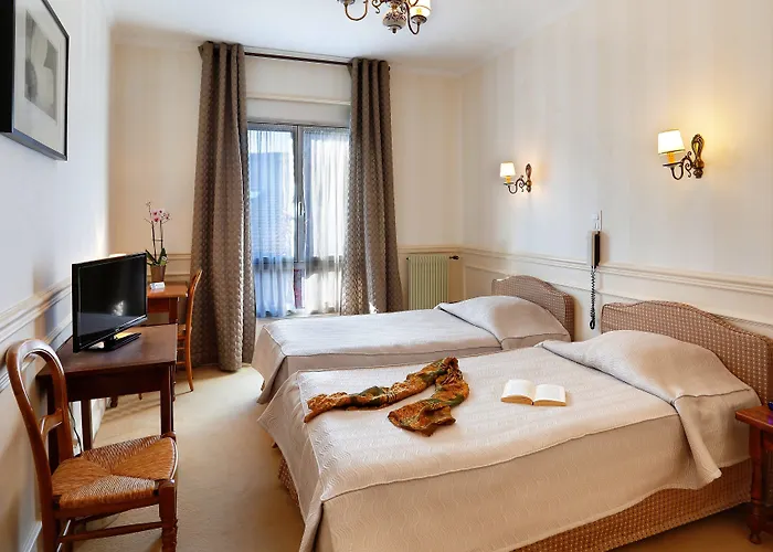 Hostellerie Des Trois Pigeons, Paray-Le-Monial