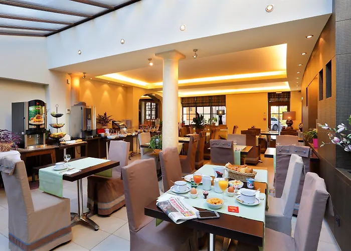 Hostellerie Des Trois Pigeons, Paray-Le-Monial