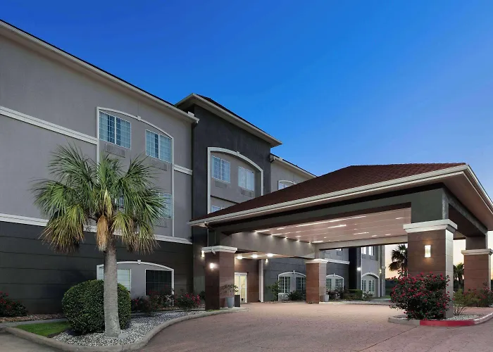 La Quinta By Wyndham Deer Park