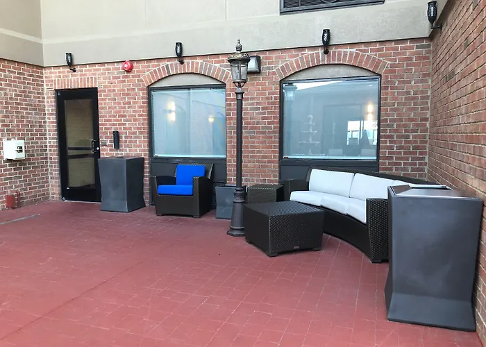 Holiday Inn Express Hotel & Suites Franklin By Ihg
