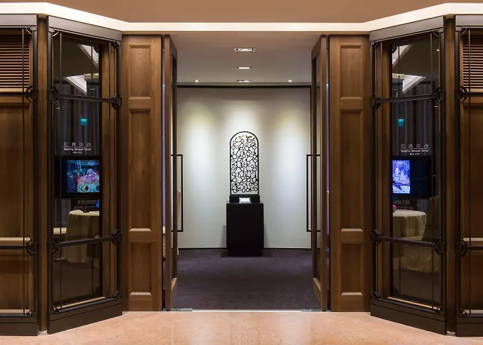 Monarch Plaza Hotel