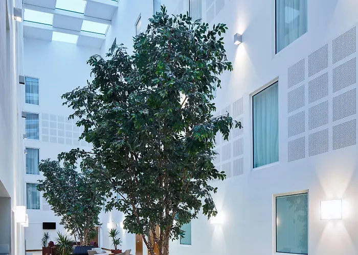 Courtyard By Marriott London Gatwick Airport