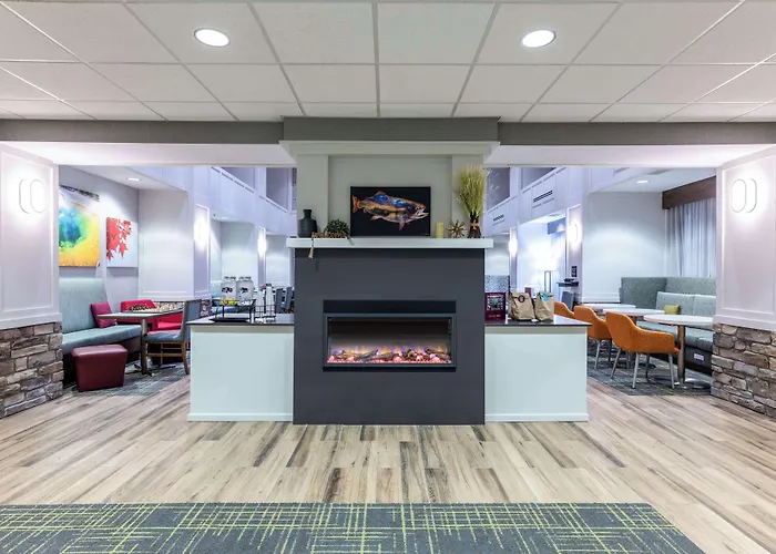 Newly Renovated-Hampton Inn & Suites Casper