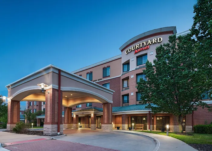 Courtyard By Marriott Omaha Aksarben Village