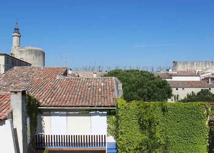 Hotel Saint Louis - Au Coeur Des Remparts