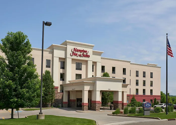Hampton Inn & Suites Canton
