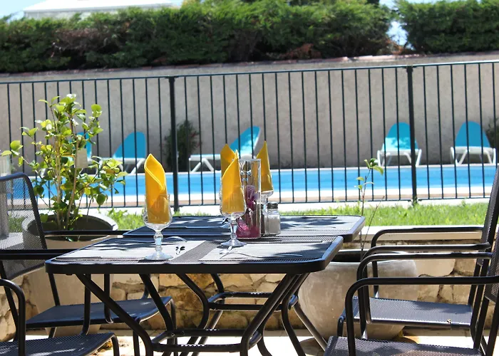 Logis Hôtel Acotel