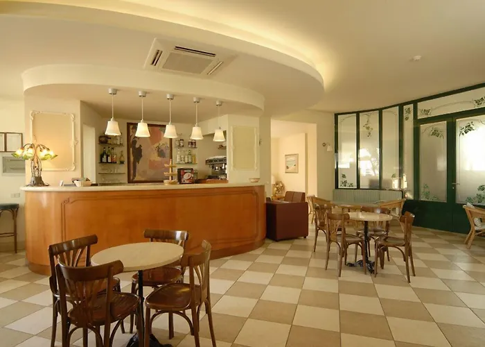 Hotel Mocambo piscina, spiaggia e biciclette