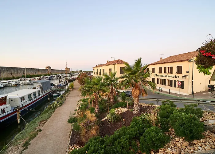 Hotel La Maison Des Croisades - Au Pied Des Remparts