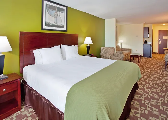 Holiday Inn Express Hotel & Suites St. Charles By Ihg