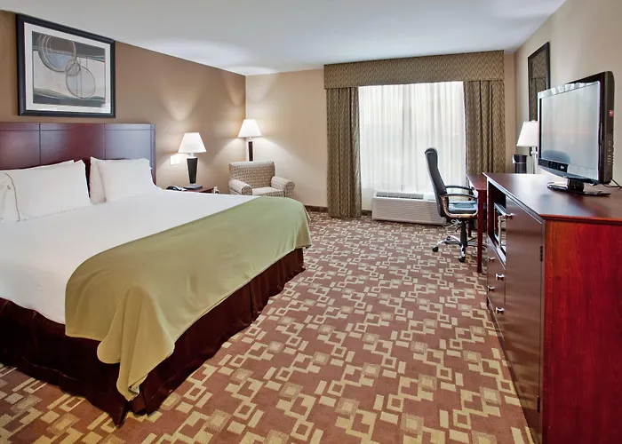 Holiday Inn Express Hotel & Suites St. Charles By Ihg Saint Charles