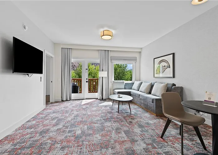 Hotel De Novo Springdale Tapestry Collection By Hilton