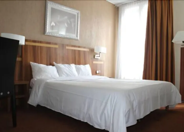 Hotel The Originals Du Grand Monarque Nantes Gare