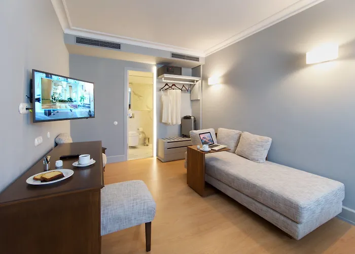 Aenos Hotel
