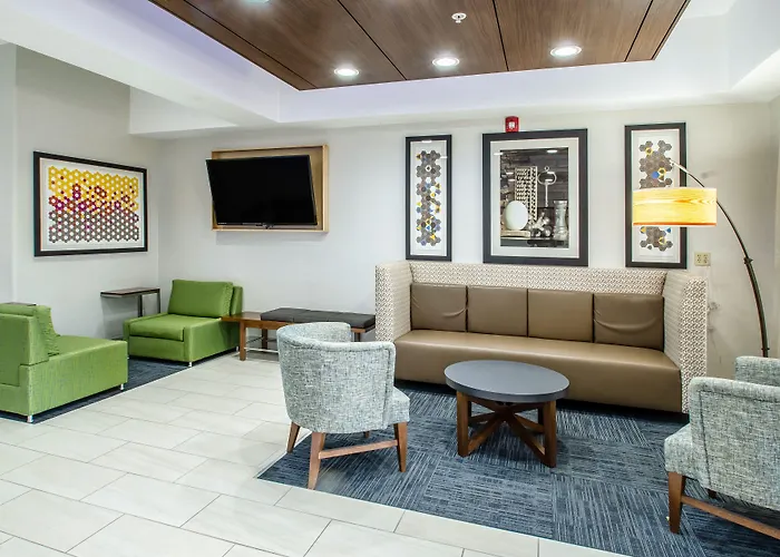 Holiday Inn Express & Suites - Olathe South By Ihg