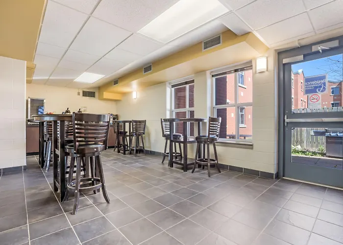 Residence & Conference Centre - Welland