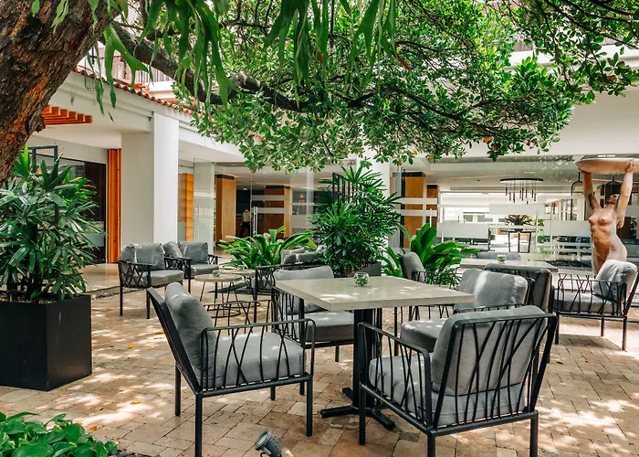 Plaza Hotel&Suites