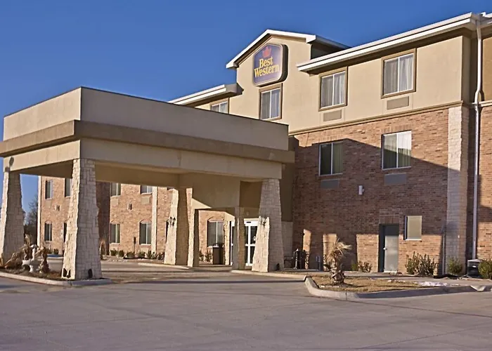 Best Western Plus Bowie Inn & Suites