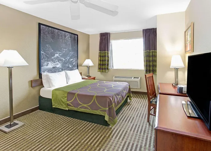 Super 8 By Wyndham Gurnee